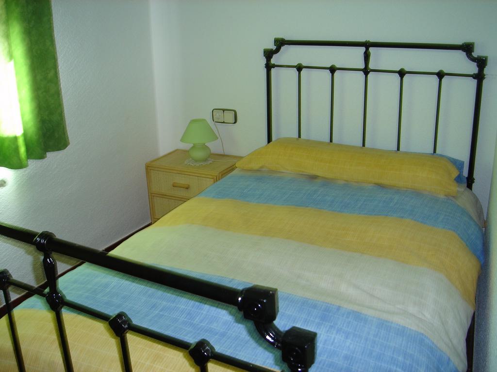 Apartamentos Serrano Ribatajada Exterior photo