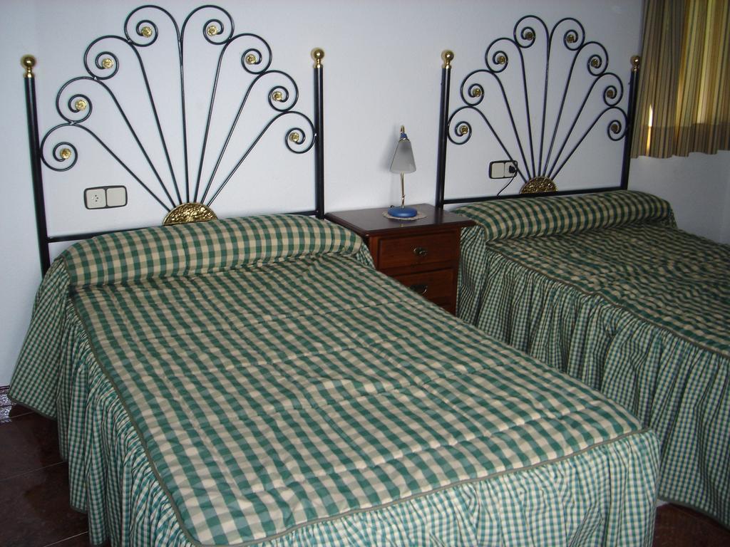 Apartamentos Serrano Ribatajada Exterior photo